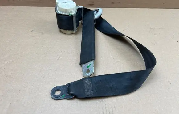 Volkswagen Transporter - Caravelle T5 Rear seatbelt 7H0857816L