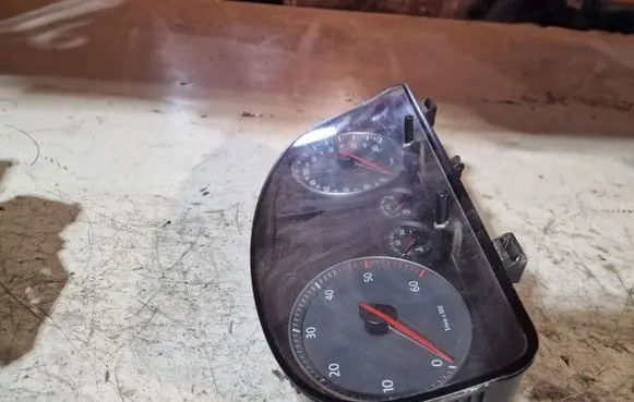 Volkswagen Touran I Speedometer (instrument cluster) 1T0920862F