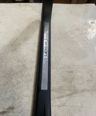 Lexus RX 330 - 350 - 400H Front sill trim cover 6791048020