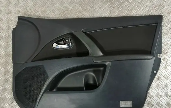 Toyota Avensis T270 Front door card panel trim 6761005630C3 6920505051C0