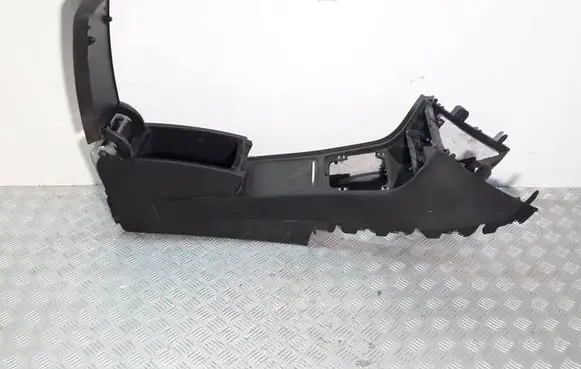 Volkswagen PASSAT B6 Other center console (tunnel) element