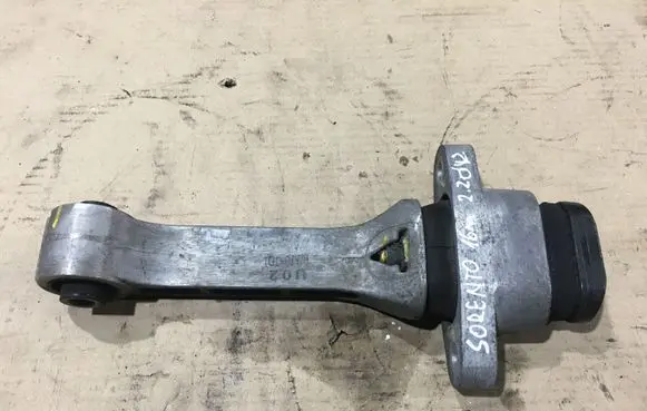 KIA Sorento Engine mount bracket 21950C5100