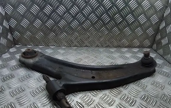 Nissan Qashqai+2 Front lower control arm/wishbone