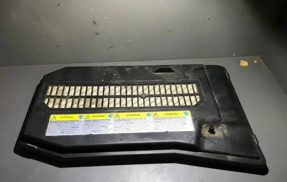 Volkswagen Touareg I Battery box tray cover/lid 547570 7L0864643B