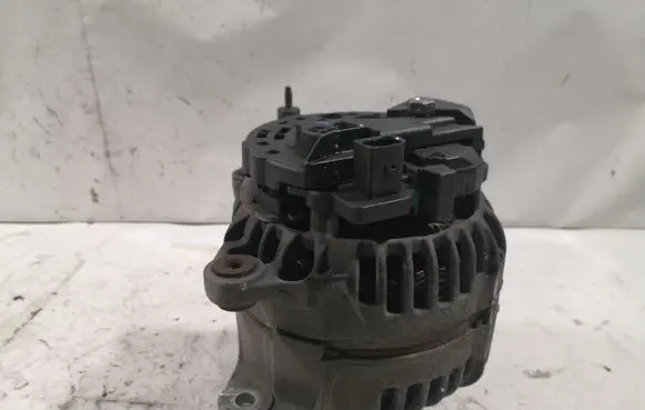 Volkswagen Jetta VI Generator/alternator 06F903023P 0124525091