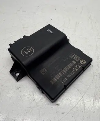 Audi A4 S4 B8 8K Gateway control module 8T0907468K