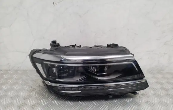 Volkswagen Tiguan Headlight/headlamp 5NB941082A