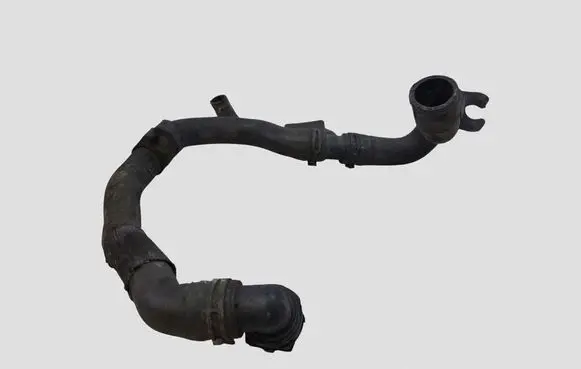 Volkswagen PASSAT B6 Engine coolant pipe/hose