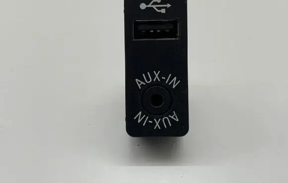BMW 3 F30 F35 F31 USB socket connector 9229246
