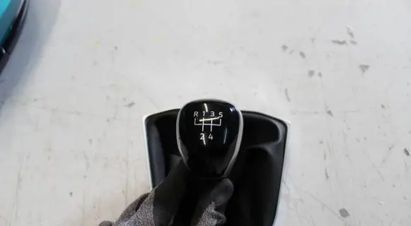 Volkswagen T-Cross Gear lever shifter trim leather/knob 