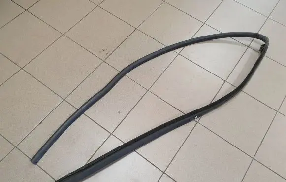 Renault Trafic II (X83) Rubber seal front door window/glass 