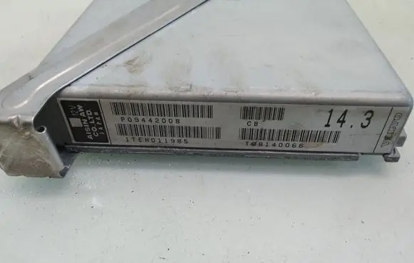 Volvo S70 V70 V70 XC Engine control unit/module P09442008