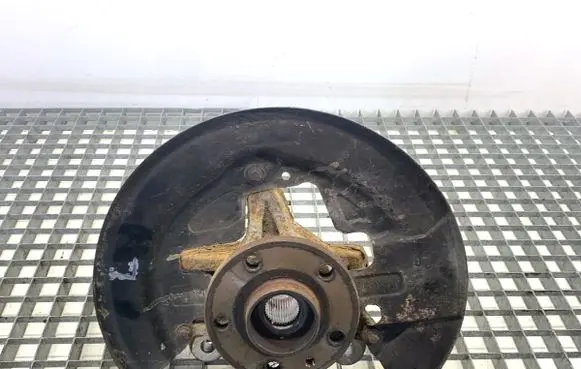 Volvo XC60 Front wheel hub spindle knuckle 