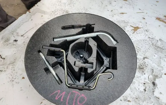 Alfa Romeo Mito Lift Jack 50508976