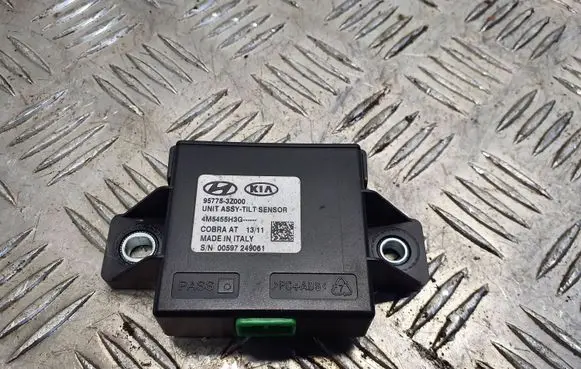 Hyundai i40 Yaw turn rate sensor 957753Z000 4M5455H3G 00597249061