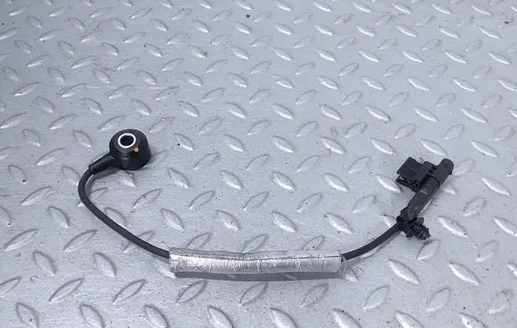 Mercedes-Benz C AMG W205 Detonation knock sensor A0071530428 0071530428
