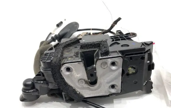 Renault Captur Front door lock 805031332R