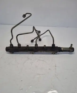 Volvo V70 Fuel main line pipe 8658252 0445215010