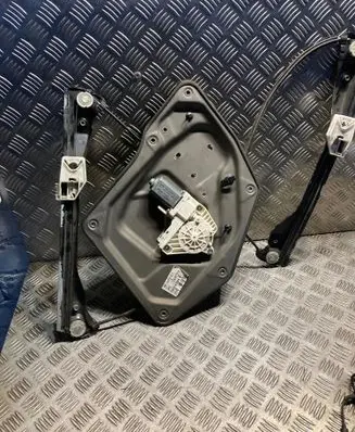 Skoda Superb B6 (3T) Front door electric window regulator 3T0837401B