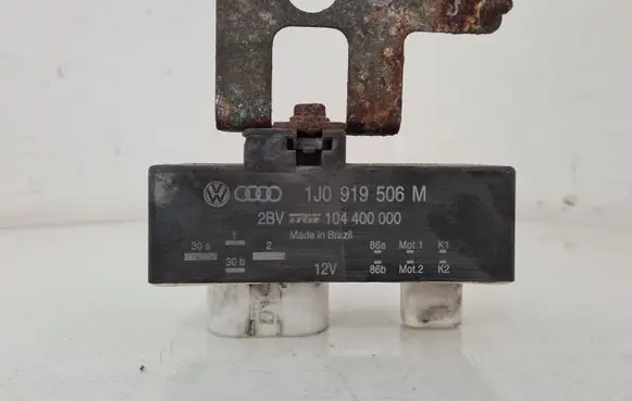 Seat Ibiza III (6L) Coolant fan relay 1J0919506M