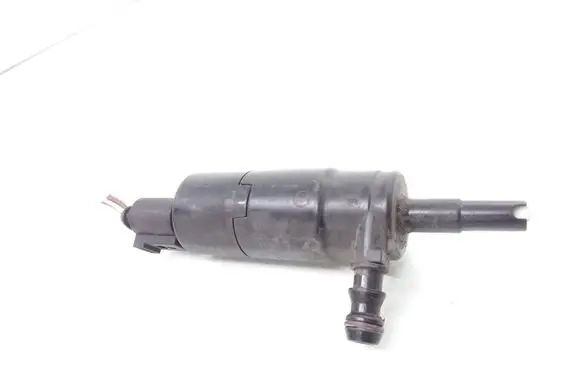 Volkswagen PASSAT B6 Headlight washer pump 3B7955681