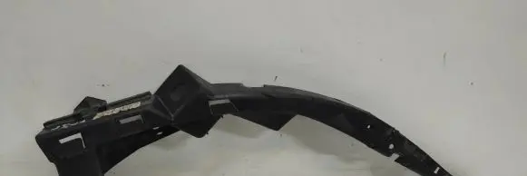 Volkswagen PASSAT B5 Front bumper mounting bracket 3B0807050