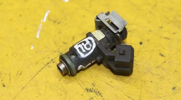 Renault Modus Fuel injector 8200885287
