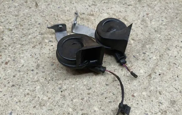 Audi Q5 SQ5 FY Horn signal 80A951221 80A951209