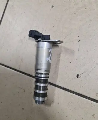 BMW 7 F01 F02 F03 F04 Camshaft vanos timing valve 7585776 11367585776
