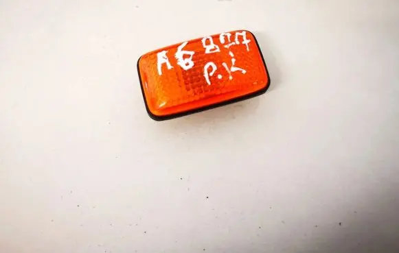 Nissan X-Trail T30 Front fender indicator light chikoh5320