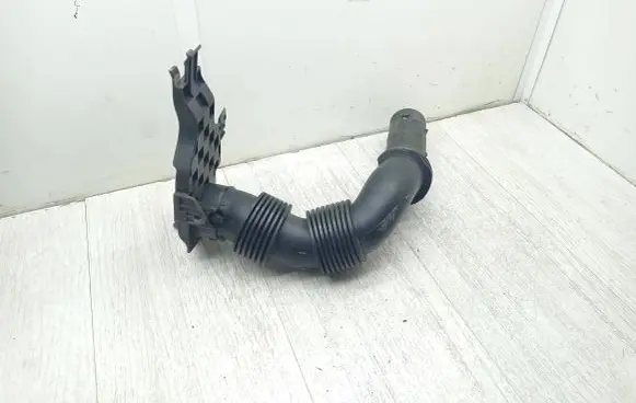 Peugeot 208 Air intake duct part 9684813580 9672315480