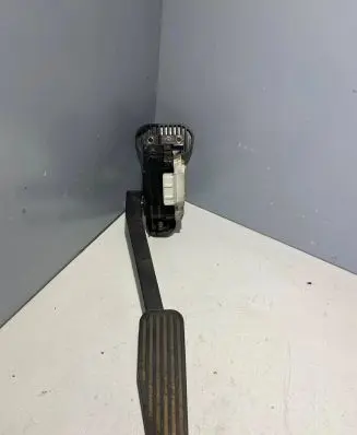 Volvo XC70 Accelerator throttle pedal 30666660 6PV00853700