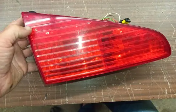 Tailgate rear/tail lights