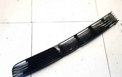 Volkswagen PASSAT B5 Front bumper lower grill 3B0853677A