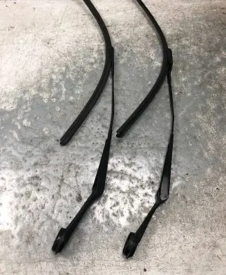 Ford Focus Front wiper blade arm BM51-17526-AB BM51-17526-BB
