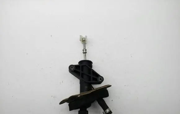 Ford Mondeo Mk III Clutch master cylinder 1S717A543AE