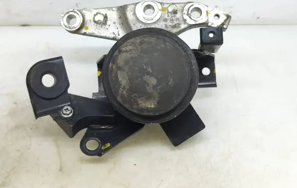 Suzuki Vitara (LY) Engine mount bracket ZP1