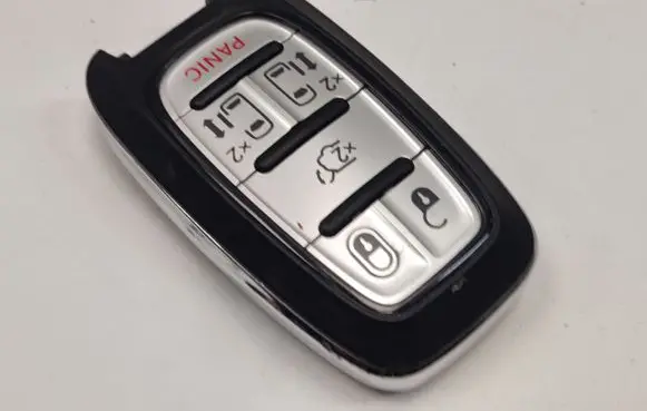 Chrysler Pacifica Ignition key/card 68241532AC