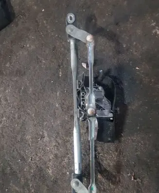 Fiat Panda II Front wiper linkage and motor