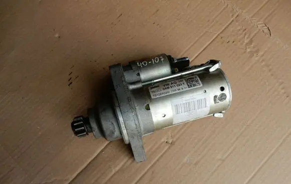 Volkswagen Polo V 6R Starter motor 0AM911023T 40107