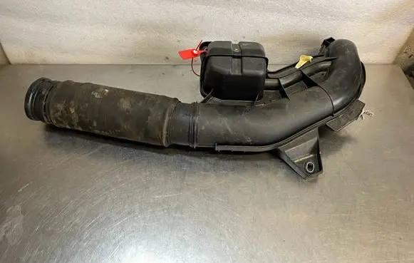 Renault Trafic III (X82) Intercooler hose/pipe 