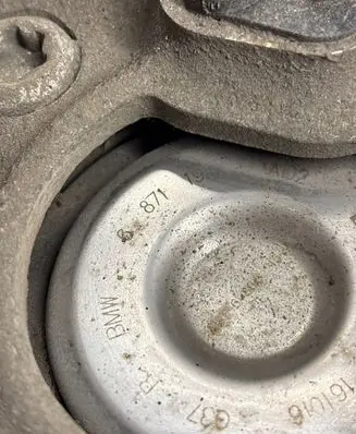 BMW 5 G30 G31 Front wheel hub 687118
