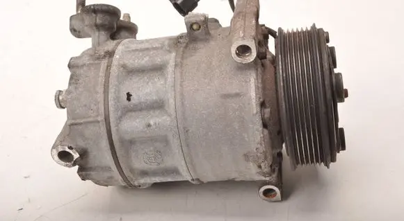 Volvo V40 Air conditioning (A/C) compressor (pump) 31291251