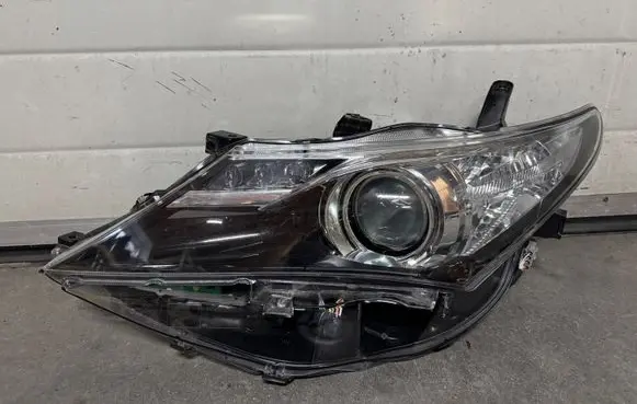 Toyota Auris E180 Headlight/headlamp 8115002E21 89907727
