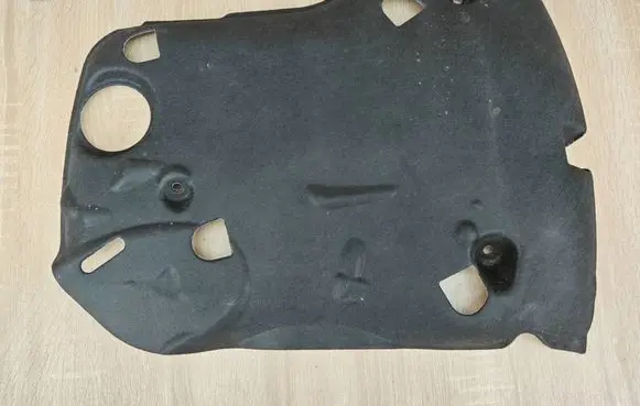 BMW 4 G22 G23 G24 G26 Heat shield in engine bay 8580383
