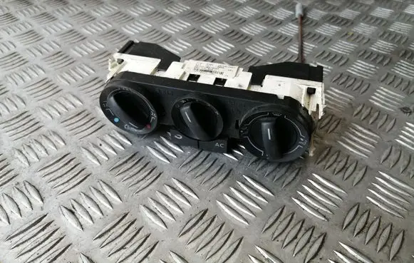 Volkswagen Polo IV 9N3 Climate control unit 6Q0820045H