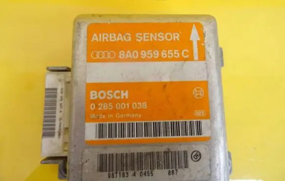 Audi A4 S4 B5 8D Airbag control unit/module 8A0959655C 0285001038