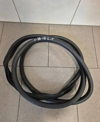 Hyundai i30 Front door rubber seal 