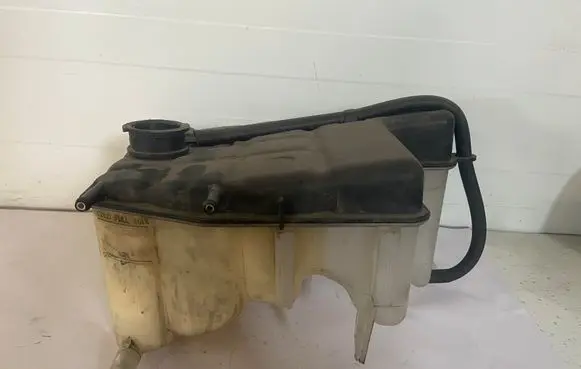 Toyota Tundra I Coolant expansion tank/reservoir