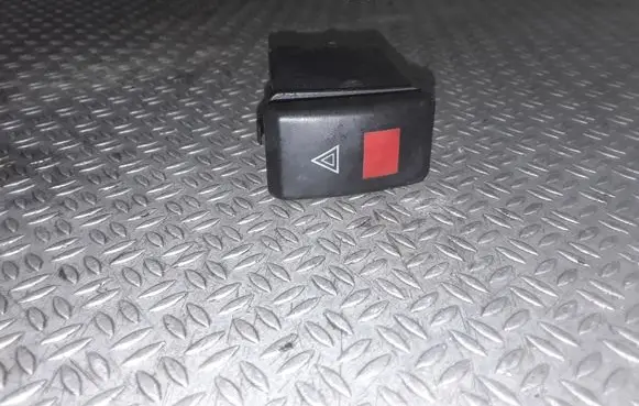 Skoda Octavia Mk1 (1U) Hazard light switch 1U0953235
